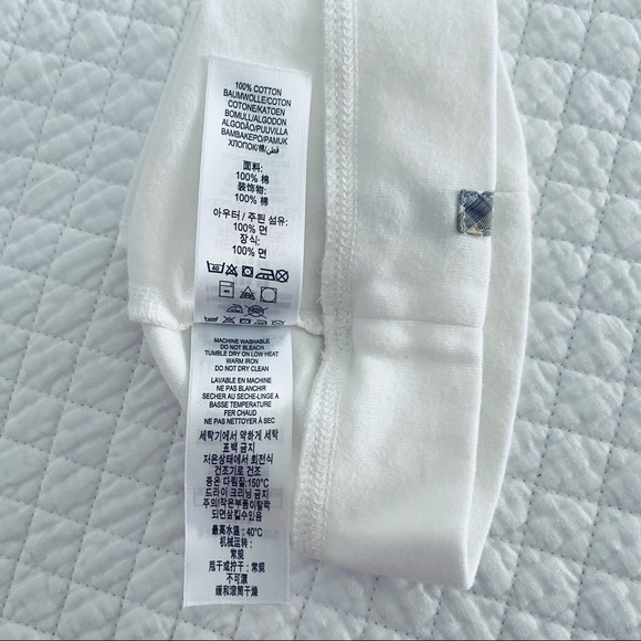 SOLD Burberry Baby Hat Size 3M - Picture 4 of 6